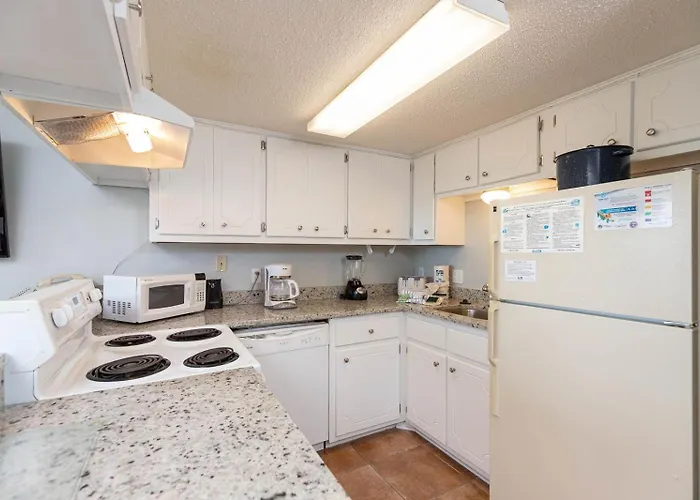 Apartment Island Winds East 106